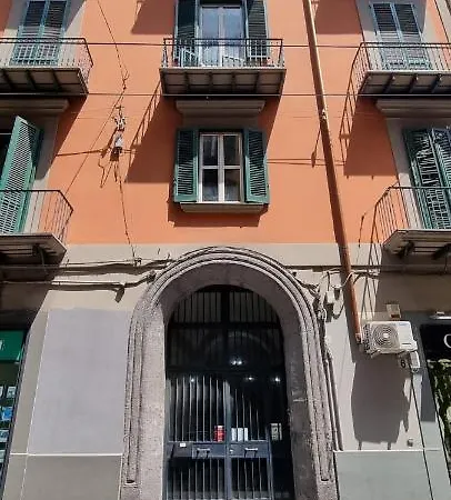 Rosso Partenopeo Νάπολη